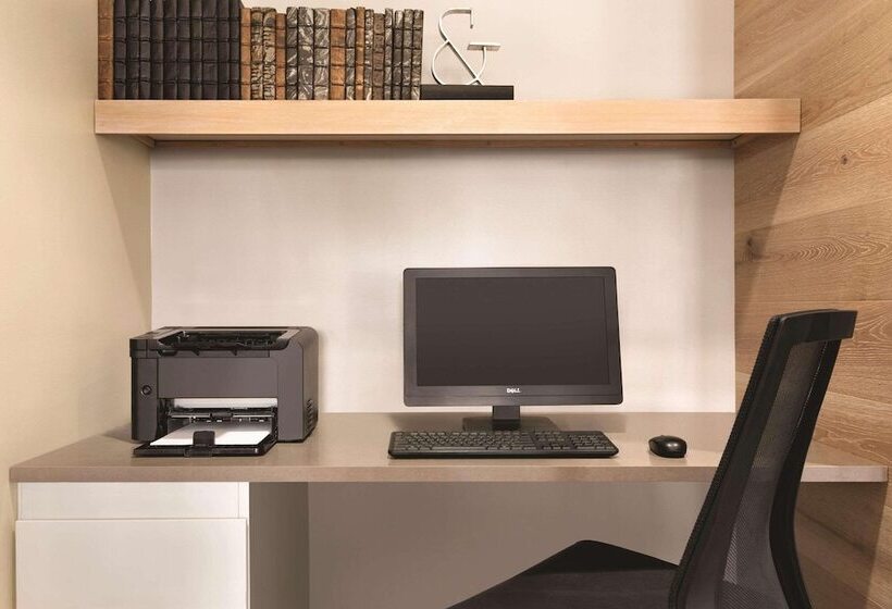 فندق Country Inn & Suites By Radisson, Brooklyn Center, Mn