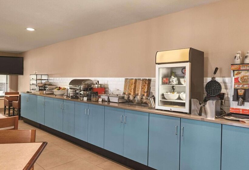 فندق Country Inn & Suites By Radisson, Buffalo, Mn