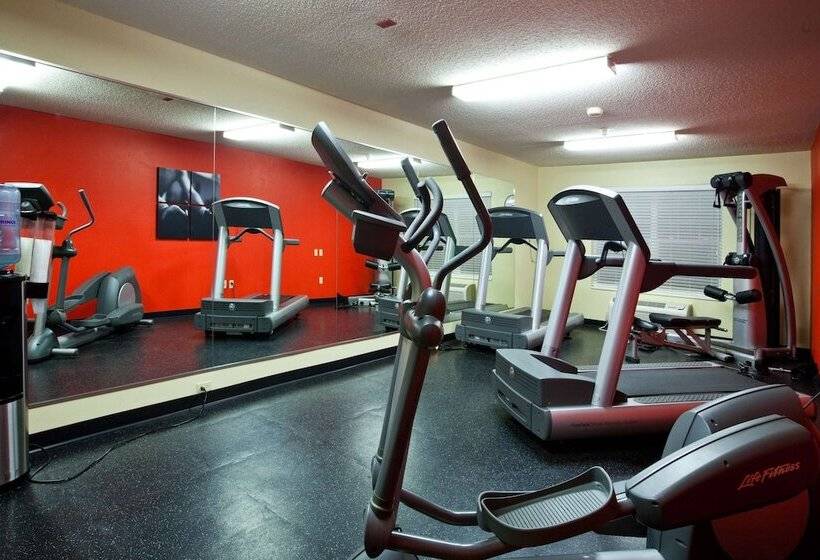 فندق Country Inn & Suites By Radisson, Cedar Falls, Ia