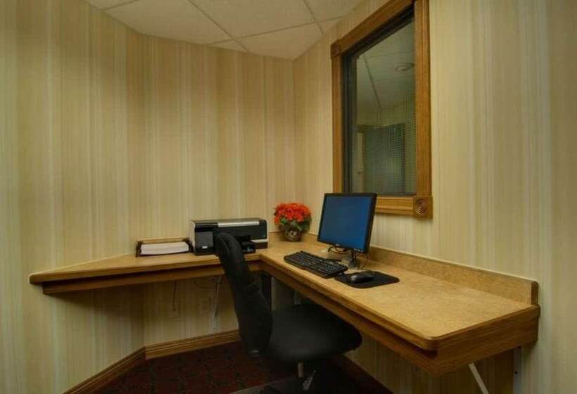 فندق Country Inn & Suites By Radisson, Chanhassen, Mn