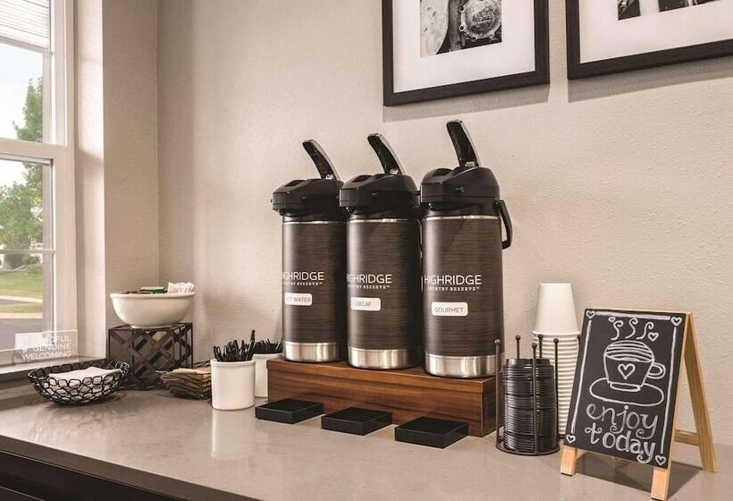 Отель Country Inn & Suites By Radisson, Dakota Dunes, Sd