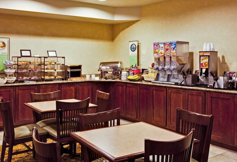 فندق Country Inn & Suites By Radisson, Des Moines West, Ia