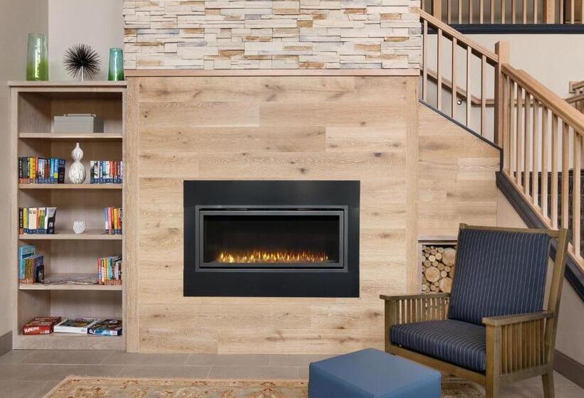 فندق Country Inn & Suites By Radisson, Detroit Lakes, Mn