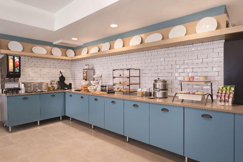 فندق Country Inn & Suites By Radisson, Detroit Lakes, Mn