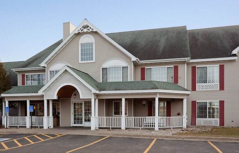 فندق Country Inn & Suites By Radisson, Detroit Lakes, Mn