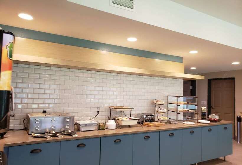 فندق Country Inn & Suites By Radisson, Detroit Lakes, Mn