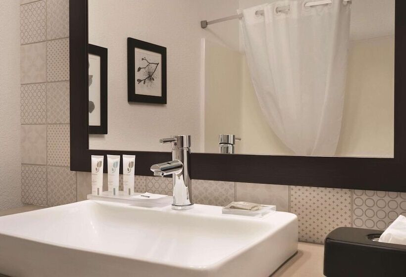 فندق Country Inn & Suites By Radisson, Detroit Lakes, Mn