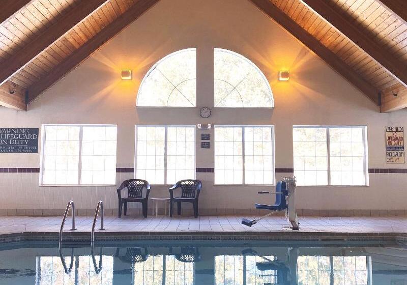 فندق Country Inn & Suites By Radisson, Elk River, Mn