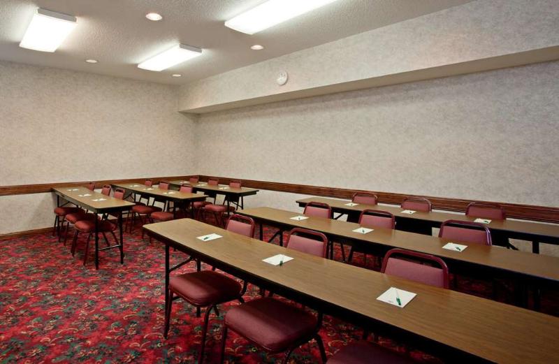 فندق Country Inn & Suites By Radisson, Elk River, Mn