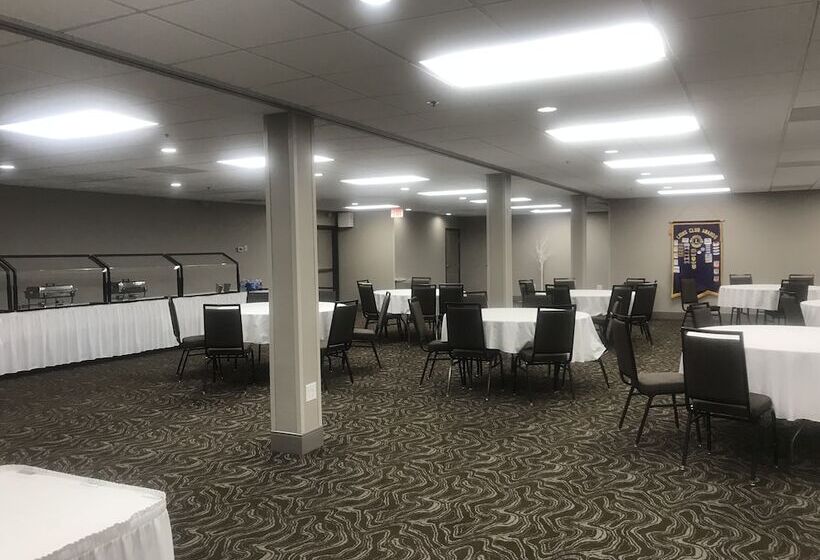 בית מלון כפרי Country Inn & Suites By Radisson, Fargo, Nd