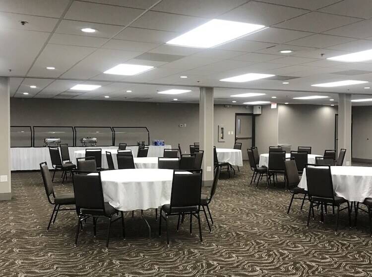 בית מלון כפרי Country Inn & Suites By Radisson, Fargo, Nd