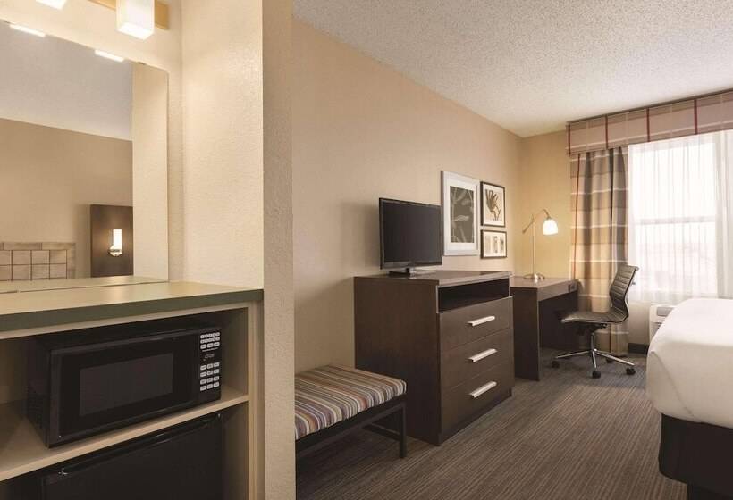 فندق Country Inn & Suites By Radisson, Forest Lake, Mn