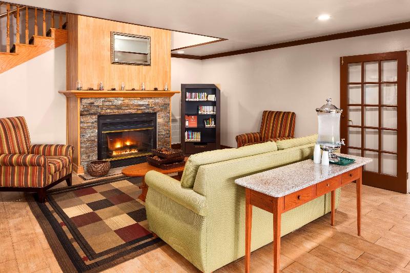 Отель Country Inn & Suites By Radisson, Grand Rapids Airport, Mi