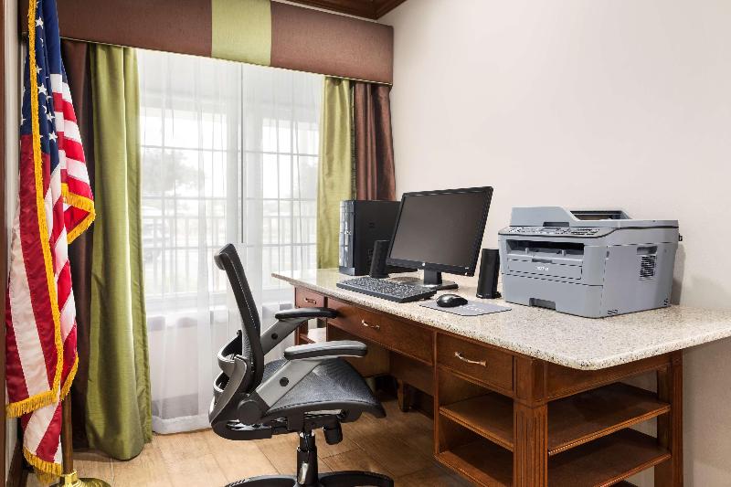 هتل Country Inn & Suites By Radisson, Grand Rapids Airport, Mi