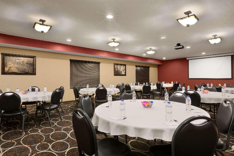 فندق Country Inn & Suites By Radisson, Little Falls, Mn