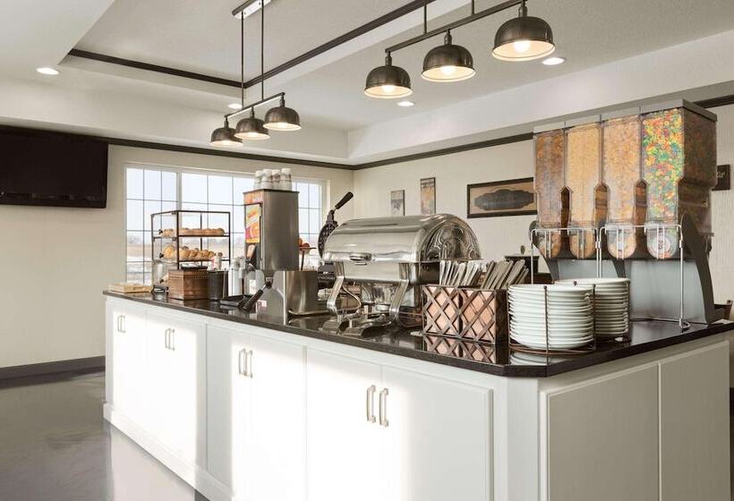 فندق Country Inn & Suites By Radisson, Little Falls, Mn