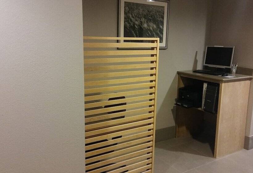 فندق Country Inn & Suites By Radisson, Roanoke, Va