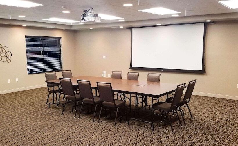 فندق Country Inn & Suites By Radisson, St. Cloud West, Mn