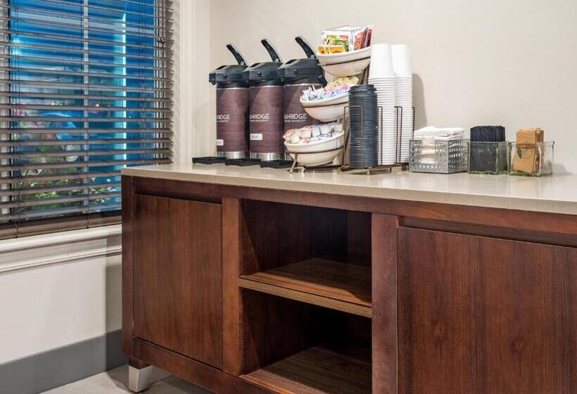 هتل Country Inn & Suites By Radisson, Toledo, Oh