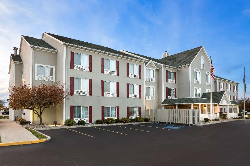 هتل Country Inn & Suites By Radisson, Toledo, Oh