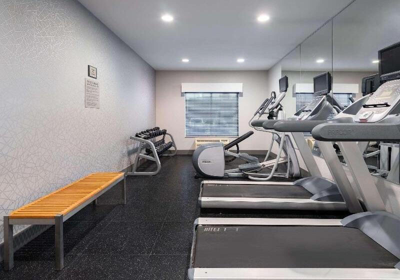 هتل Country Inn & Suites By Radisson, Toledo, Oh