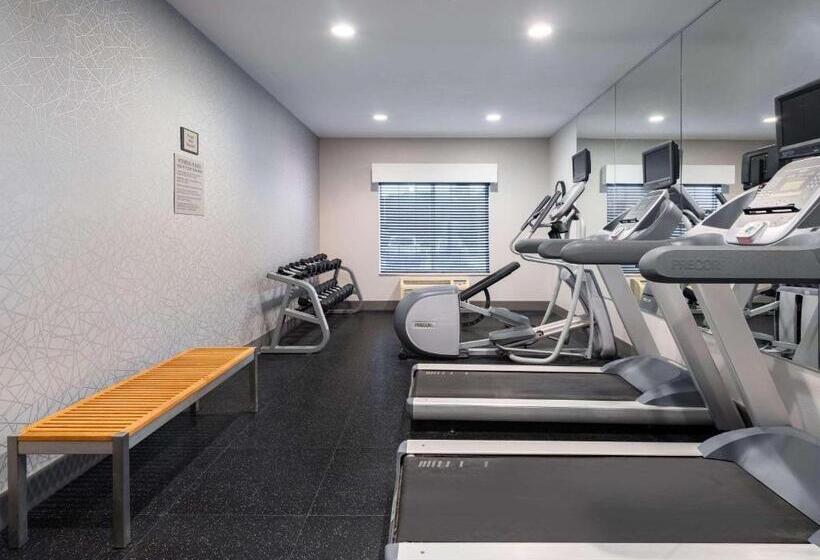 هتل Country Inn & Suites By Radisson, Toledo, Oh