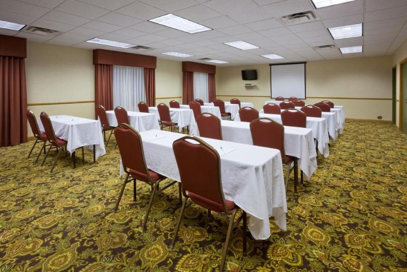 فندق Country Inn & Suites By Radisson, Watertown, Sd