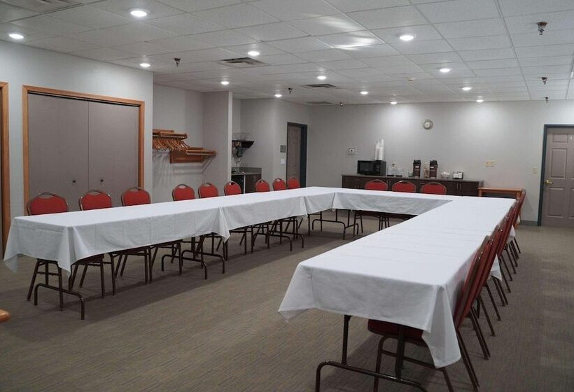 فندق Country Inn & Suites By Radisson, Watertown, Sd