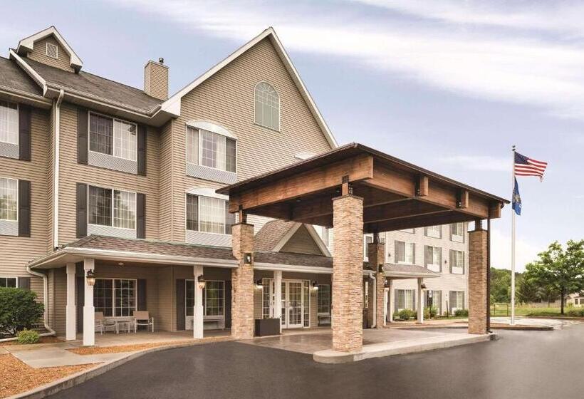 فندق Country Inn & Suites By Radisson, West Bend, Wi