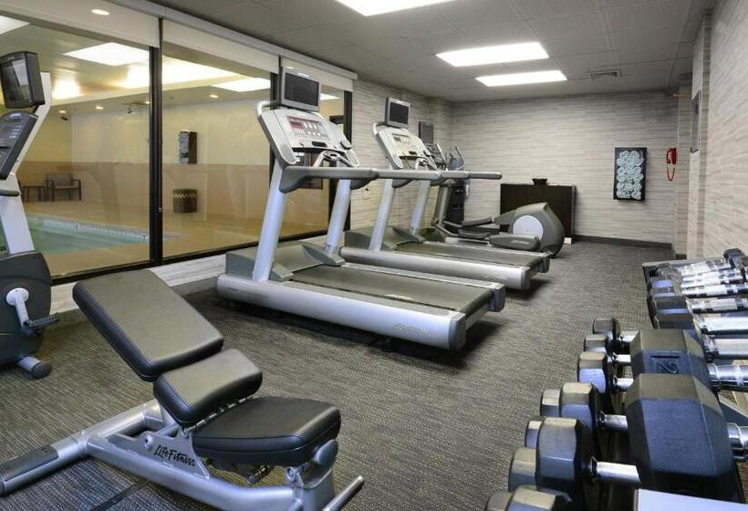 فندق Courtyard Beckley