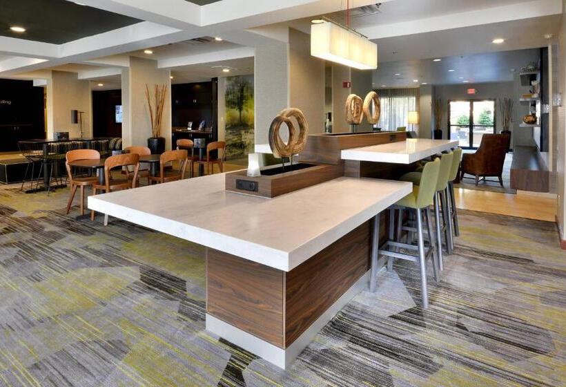 فندق Courtyard Beckley