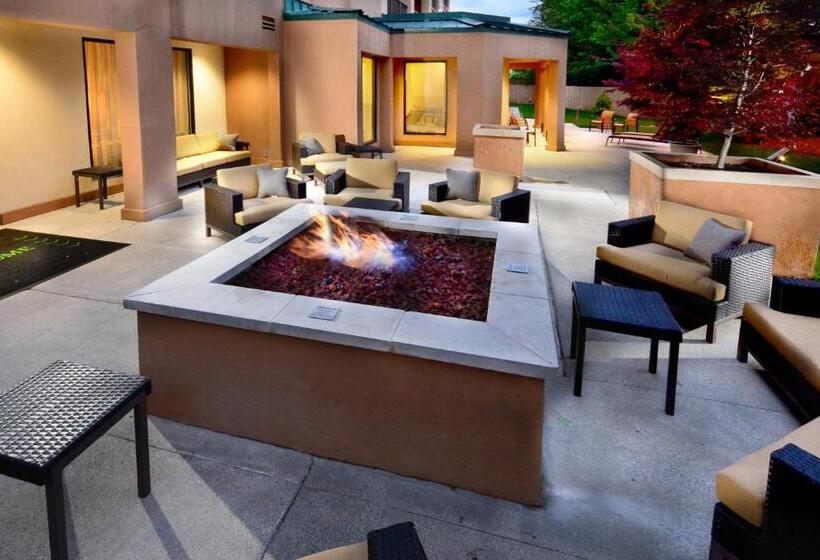 فندق Courtyard Beckley