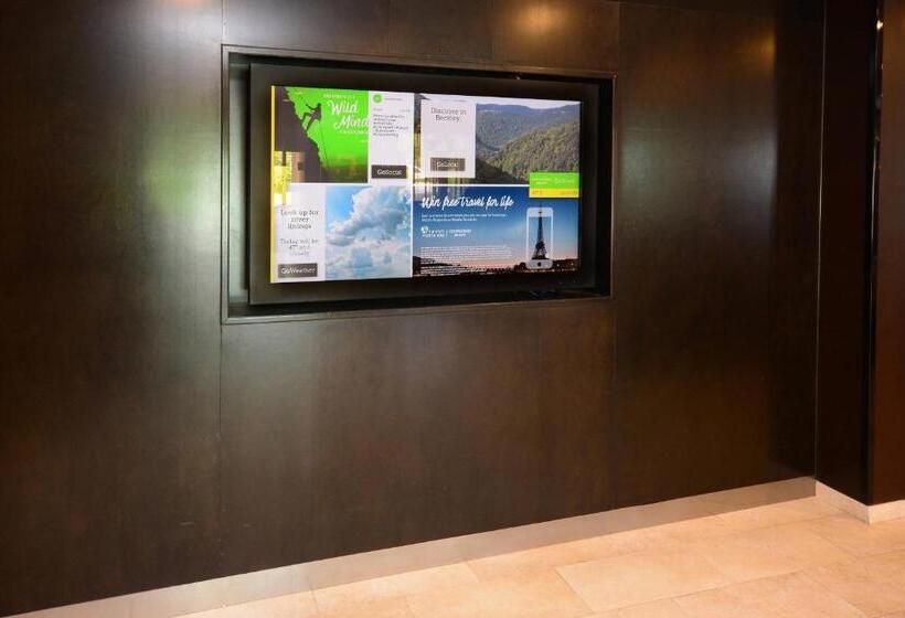 فندق Courtyard Beckley