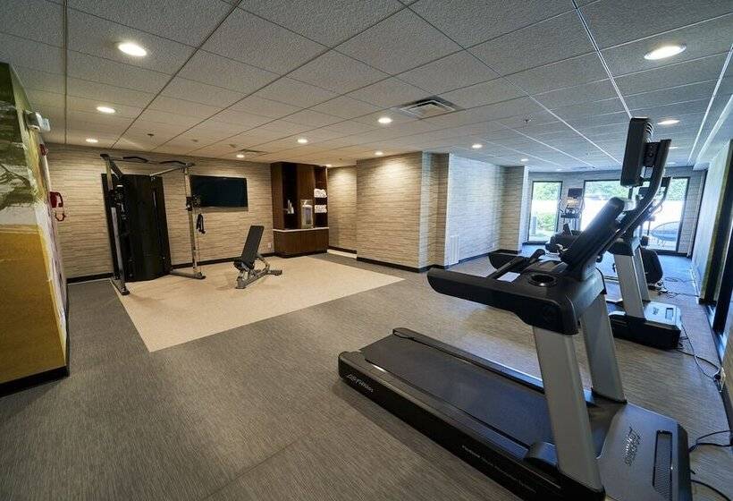 هتل Courtyard By Marriott Bentonville