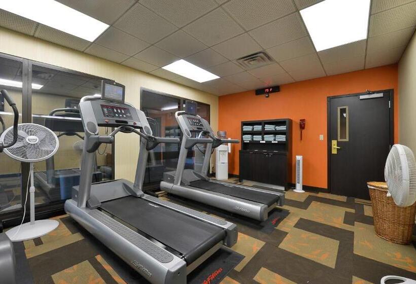 هتل Courtyard By Marriott Bentonville