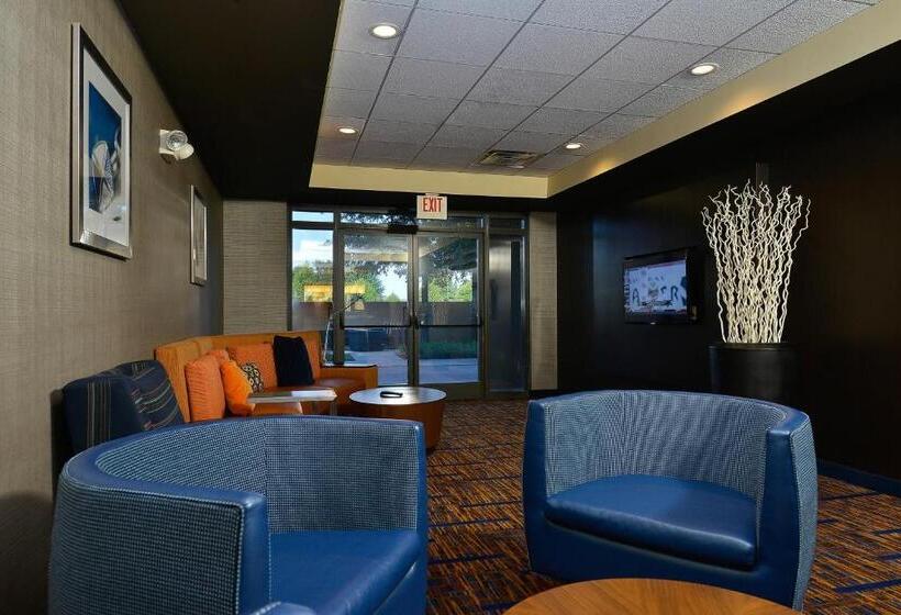 هتل Courtyard By Marriott Bentonville