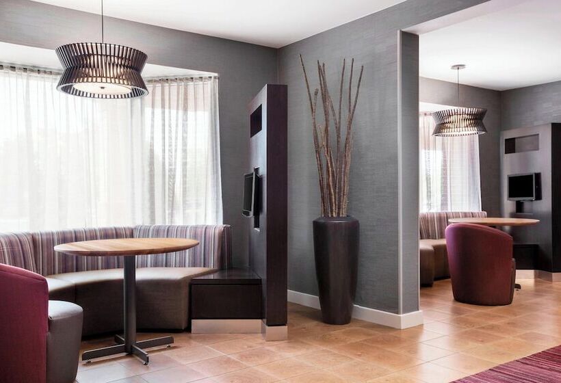 בית מלון כפרי Courtyard Bowling Green Convention Center