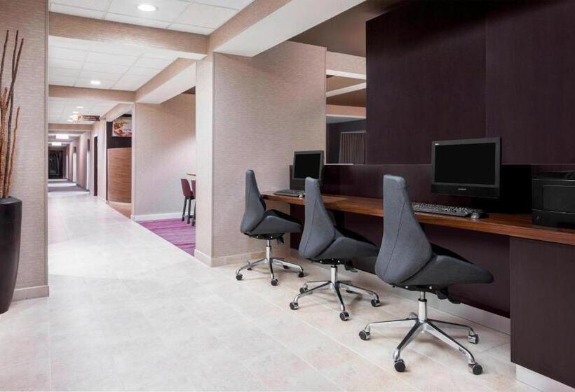 בית מלון כפרי Courtyard Bowling Green Convention Center