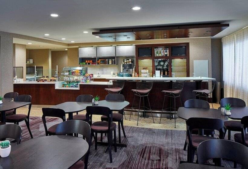בית מלון כפרי Courtyard By Marriott Albany Thruway