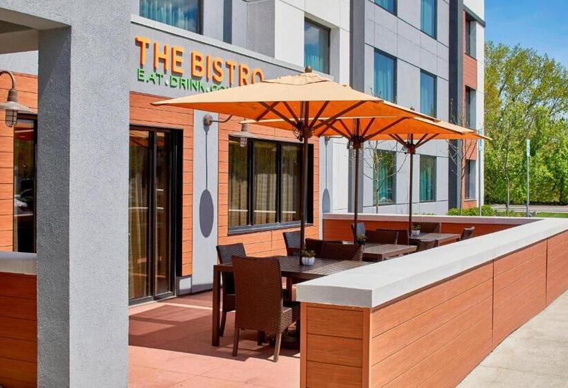 בית מלון כפרי Courtyard By Marriott Albany Thruway