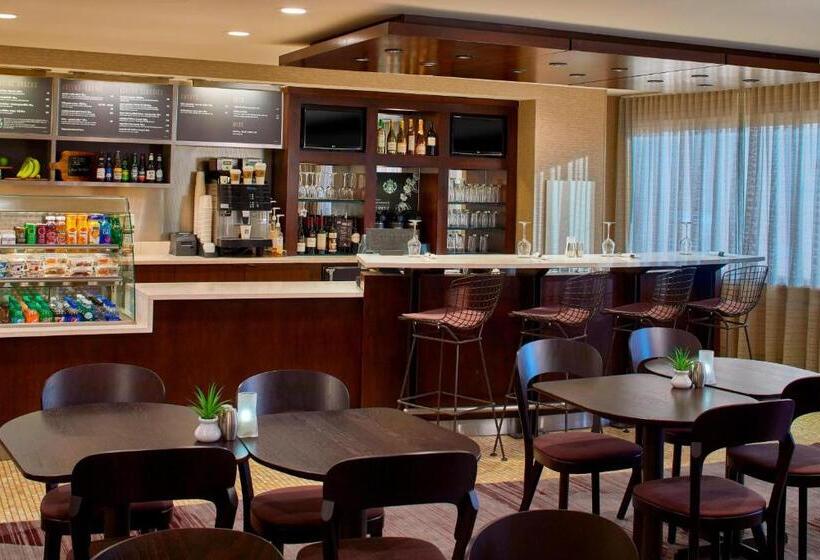 בית מלון כפרי Courtyard By Marriott Albany Thruway