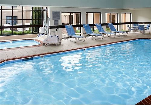 Отель Courtyard by Marriott