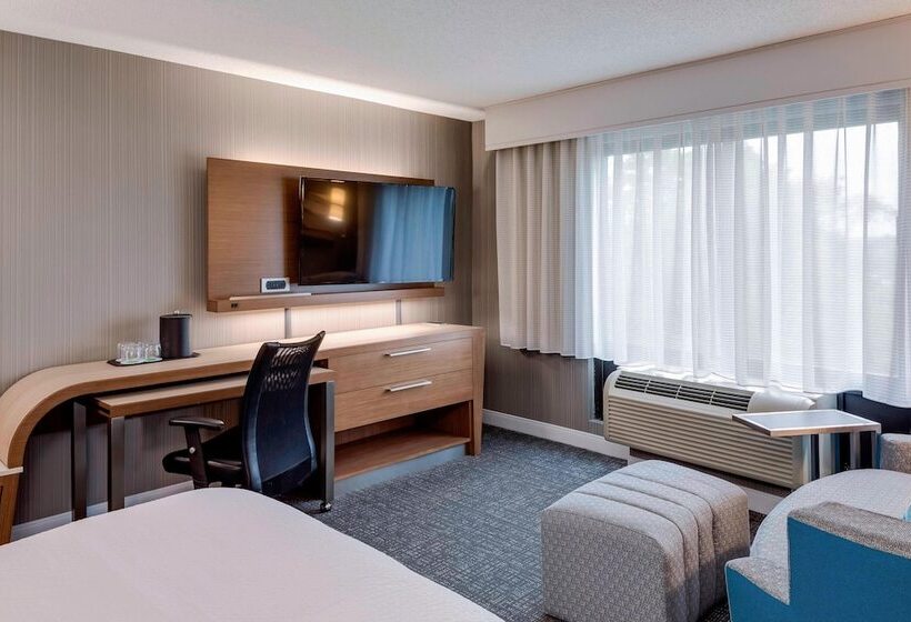 בית מלון כפרי Courtyard By Marriott Portsmouth