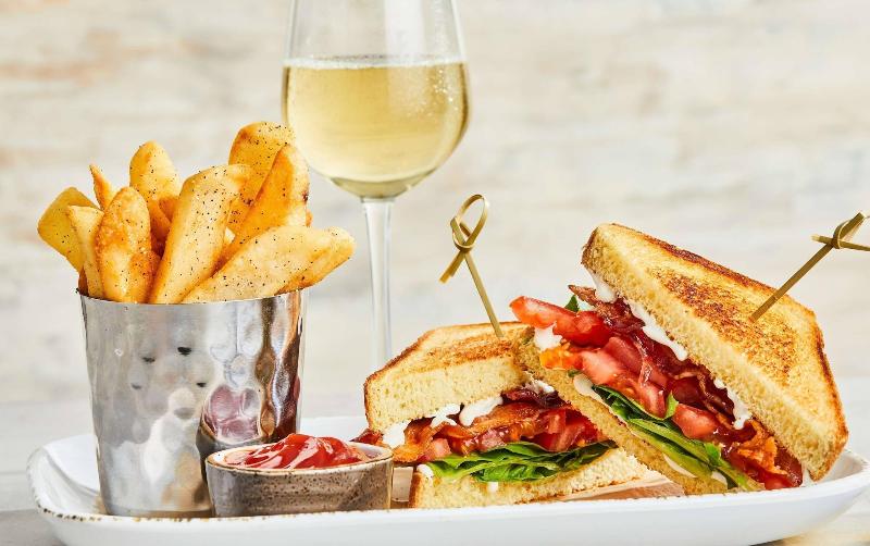 هتل Courtyard By Marriott Wilmington/wrightsville Beach