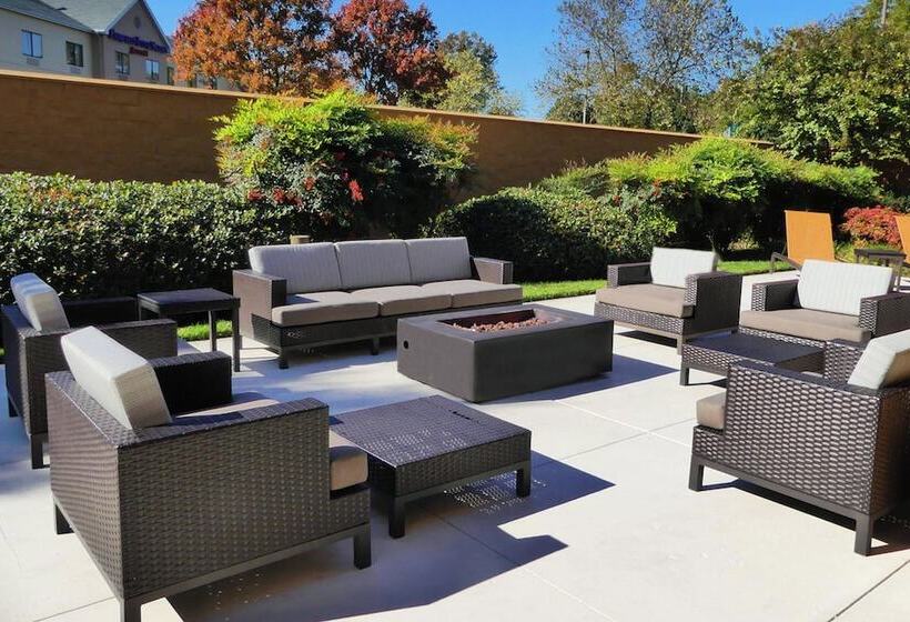 Отель Courtyard Chesapeake Greenbrier