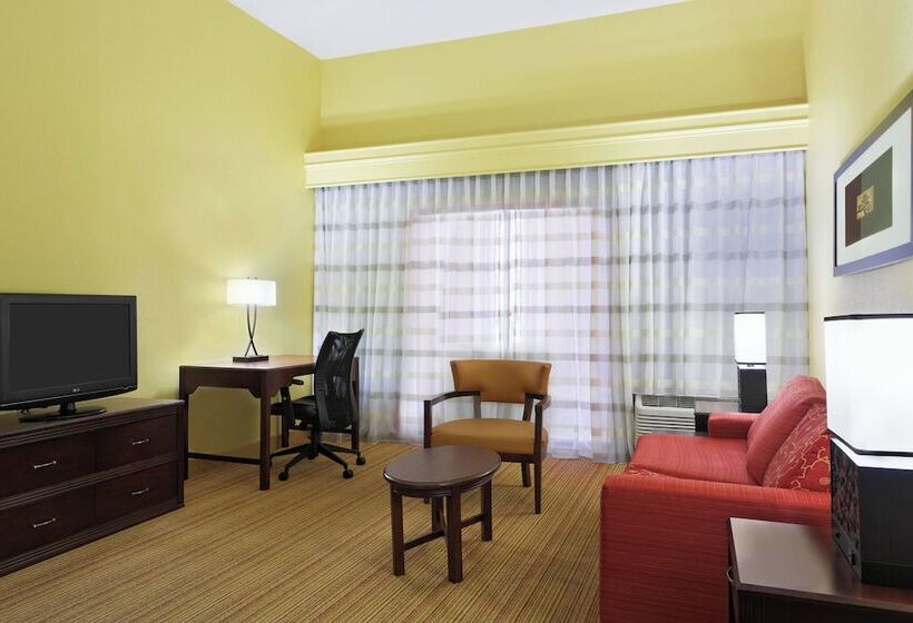 Отель Courtyard Chesapeake Greenbrier