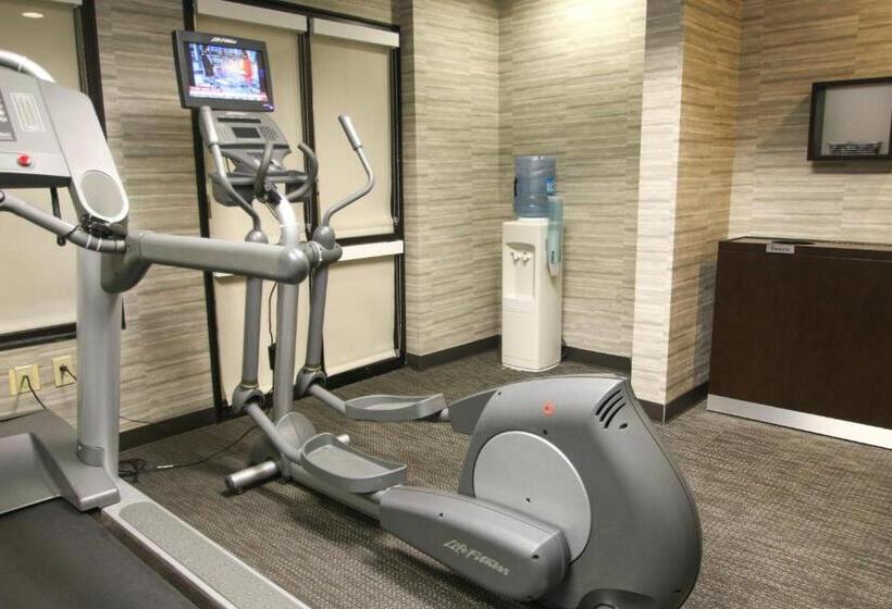 هتل Courtyard Chesapeake Greenbrier