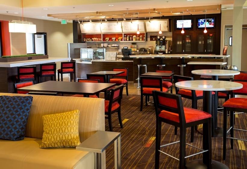 فندق Courtyard By Marriott Fort Collins