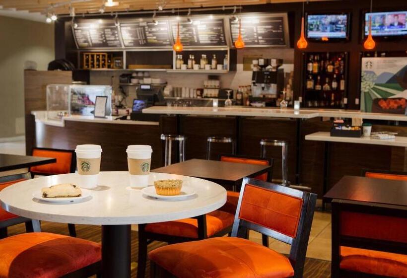 فندق Courtyard By Marriott Fort Collins