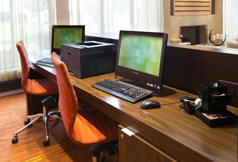 فندق Courtyard By Marriott Fort Collins